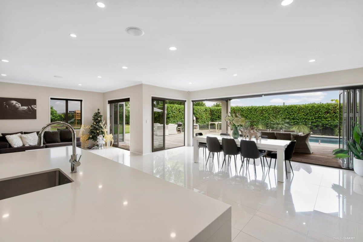 3 Armstrong Way, Waiuku, Waiuku - Carousel 2