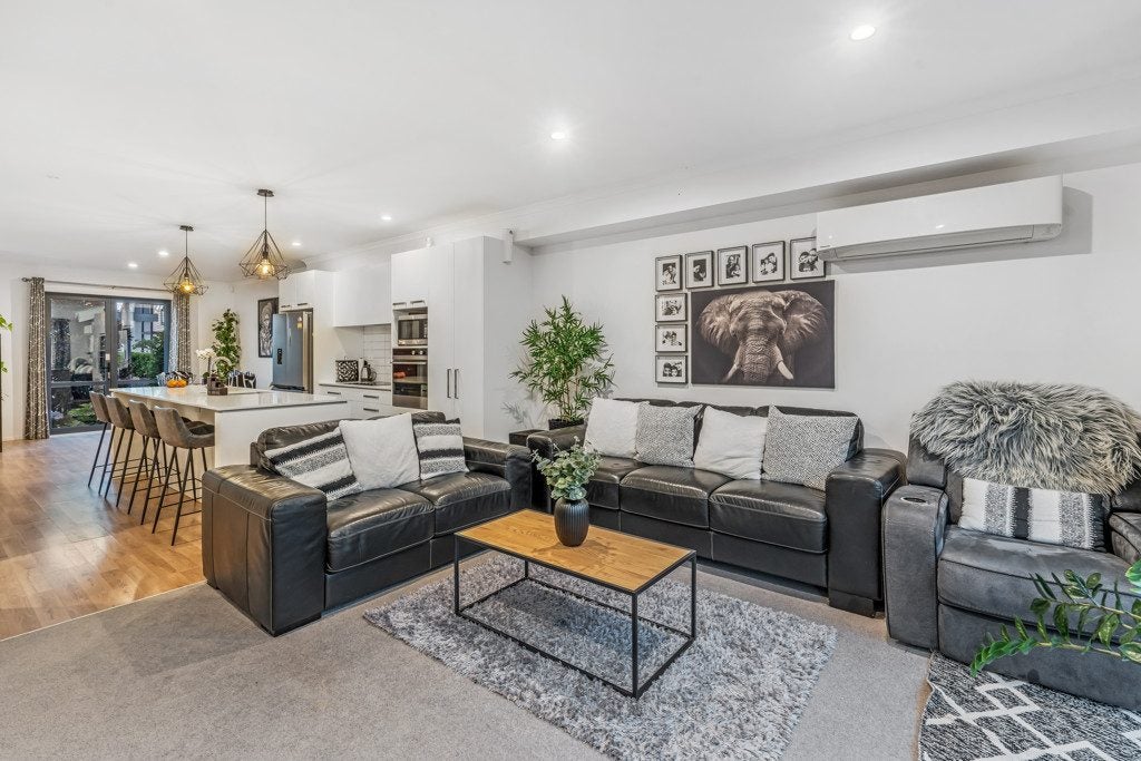 31 William Wallbank CRES, Swanson , Auckland - Carousel 2