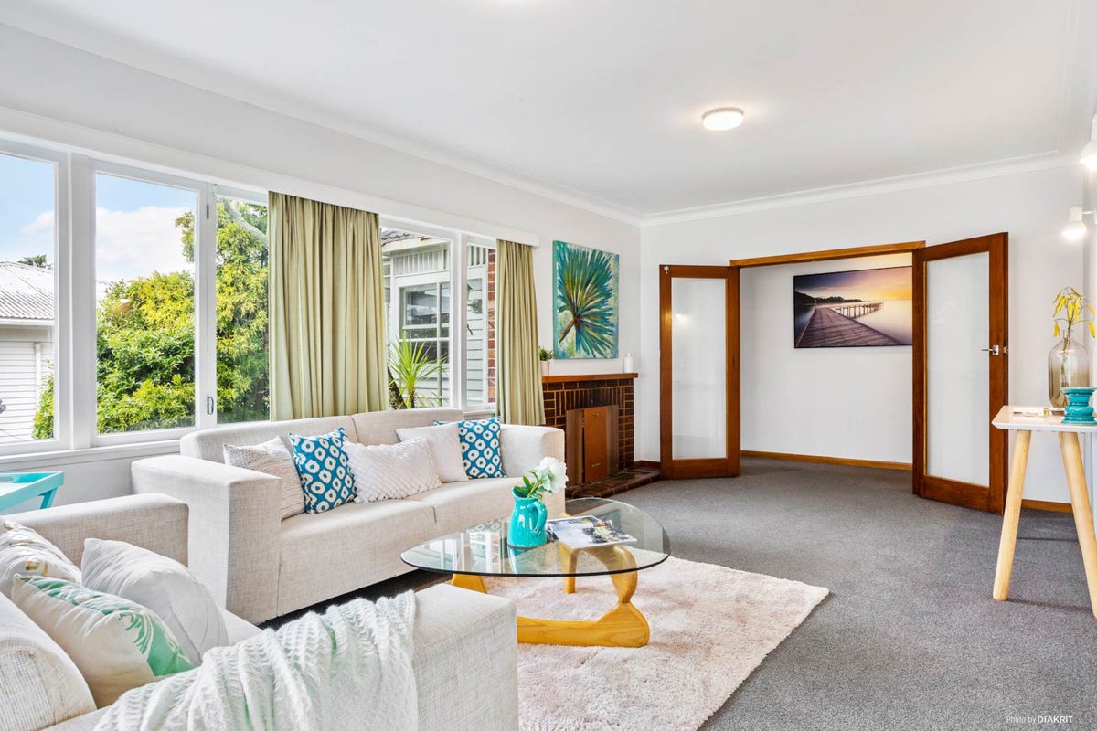 1/97 Sylvan Avenue, Northcote, Auckland - Carousel 2