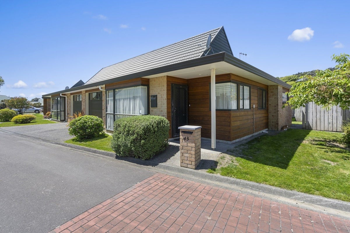 43/42 Main Road, Tawa, Wellington - Carousel 1