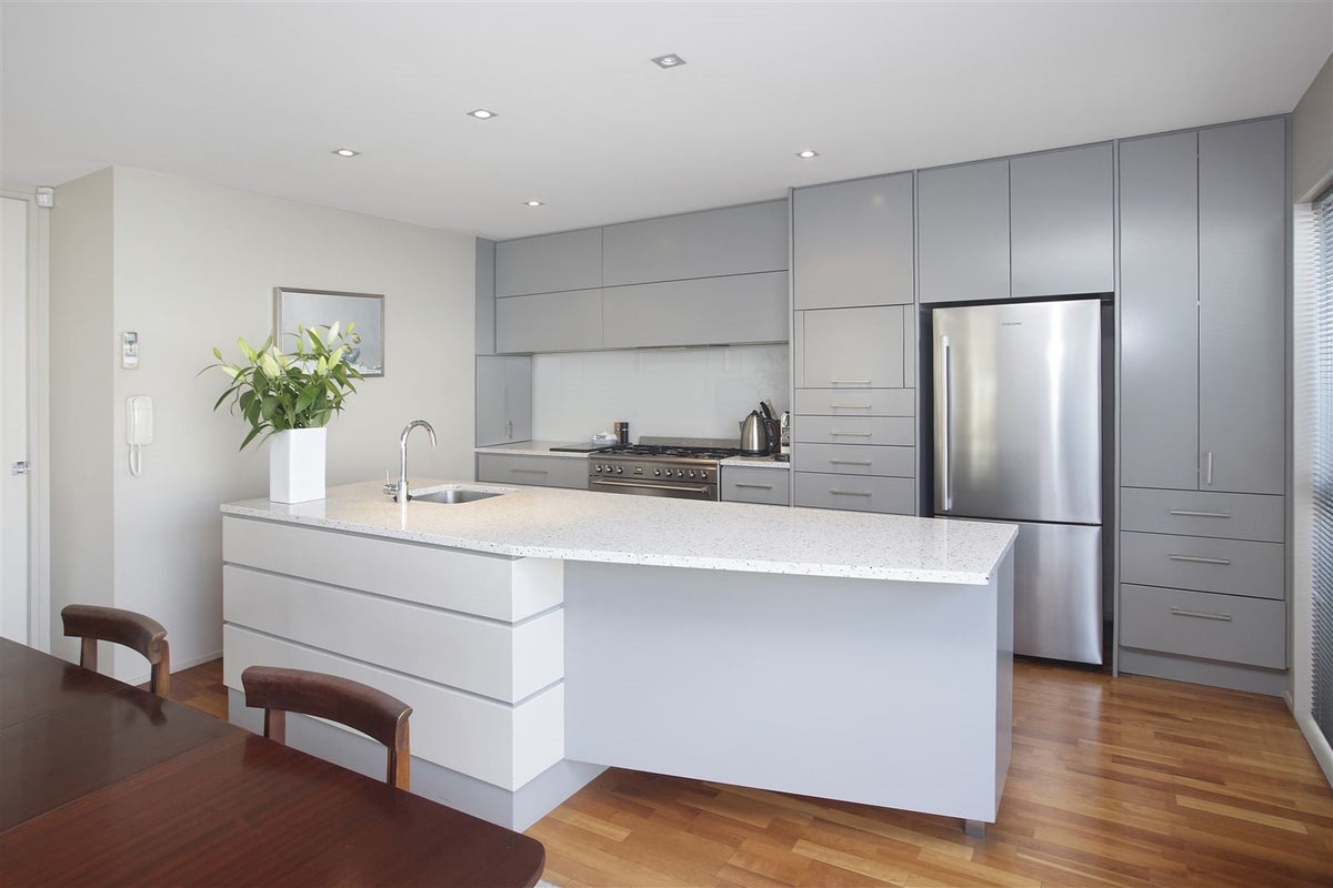45 Gracefield Avenue, Christchurch Central, Christchurch - Carousel 2