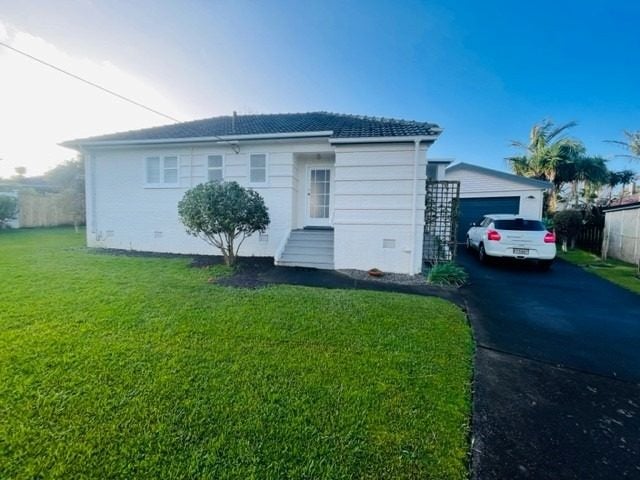 12 Ajax Street, Narrow Neck, Auckland - Carousel 12
