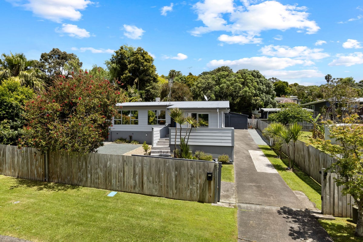 7 William Hadlow Place, Hatfields Beach, Orewa - Carousel 1