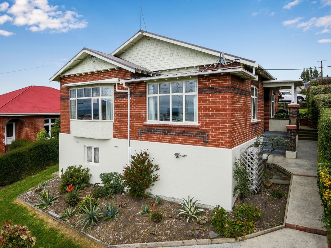59 Forfar Street, Clyde Hill, Dunedin - Carousel 1