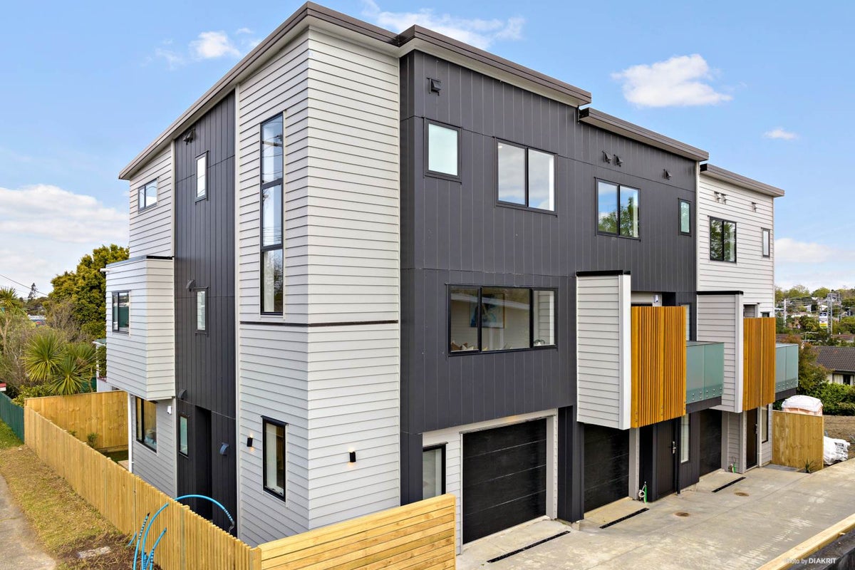 3/12 Arawa Street, New Lynn, Auckland - Carousel 2