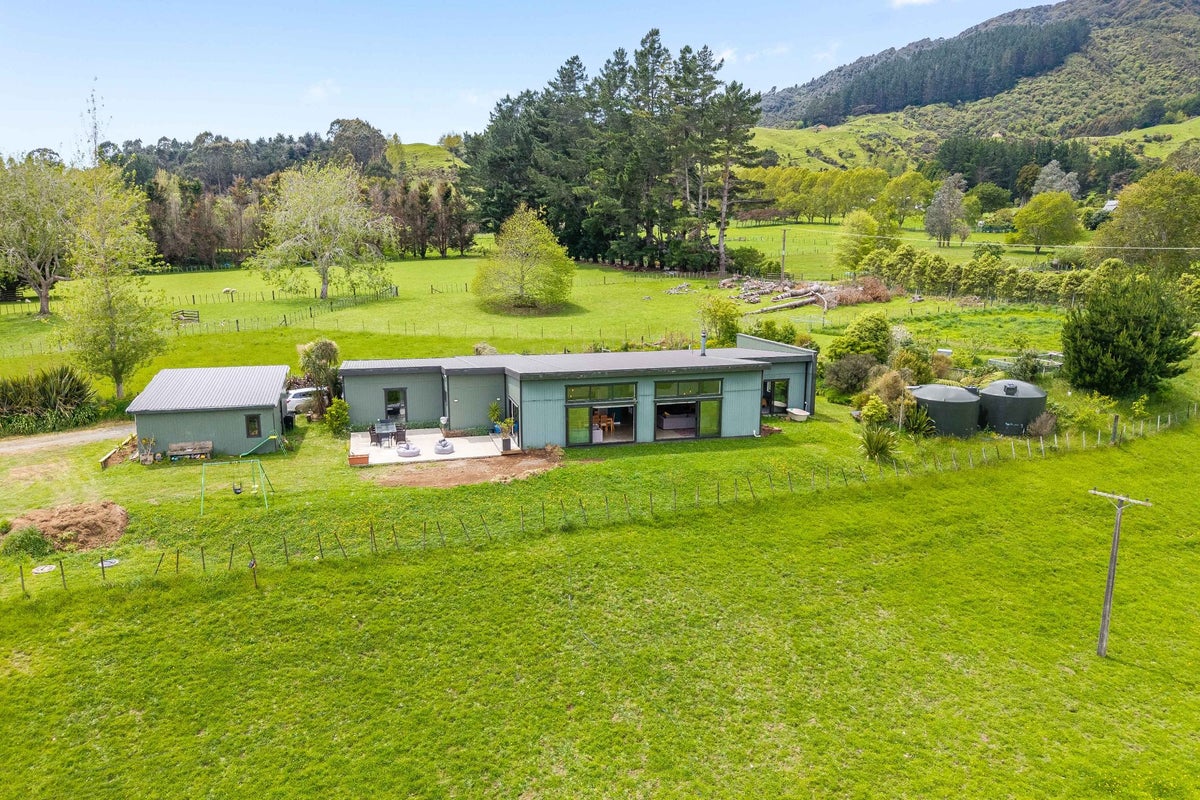 50 Kents Road, Reikorangi, Waikanae - Carousel 2