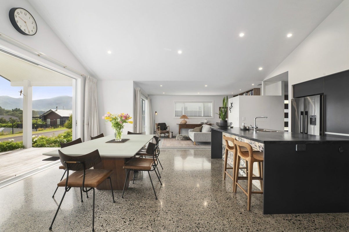 5 Azalea Lane, Waipahihi, Taupo, Waikato - Carousel 2
