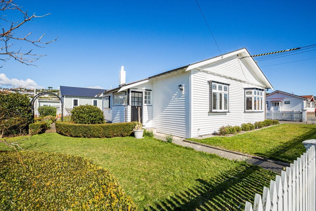 22 Torridon Road, Miramar, Wellington - Carousel 1