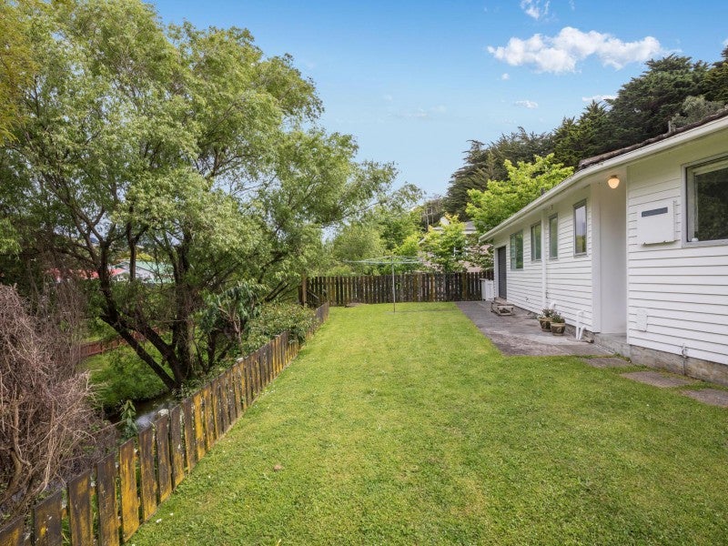 292A Main Road, Tawa, Wellington - Carousel 1