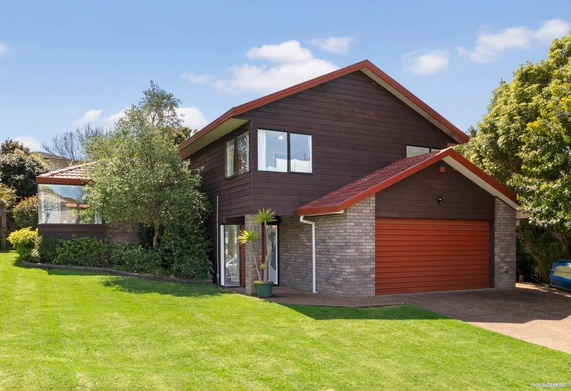 5 Spears Place, Botany Downs, Auckland - Carousel 2