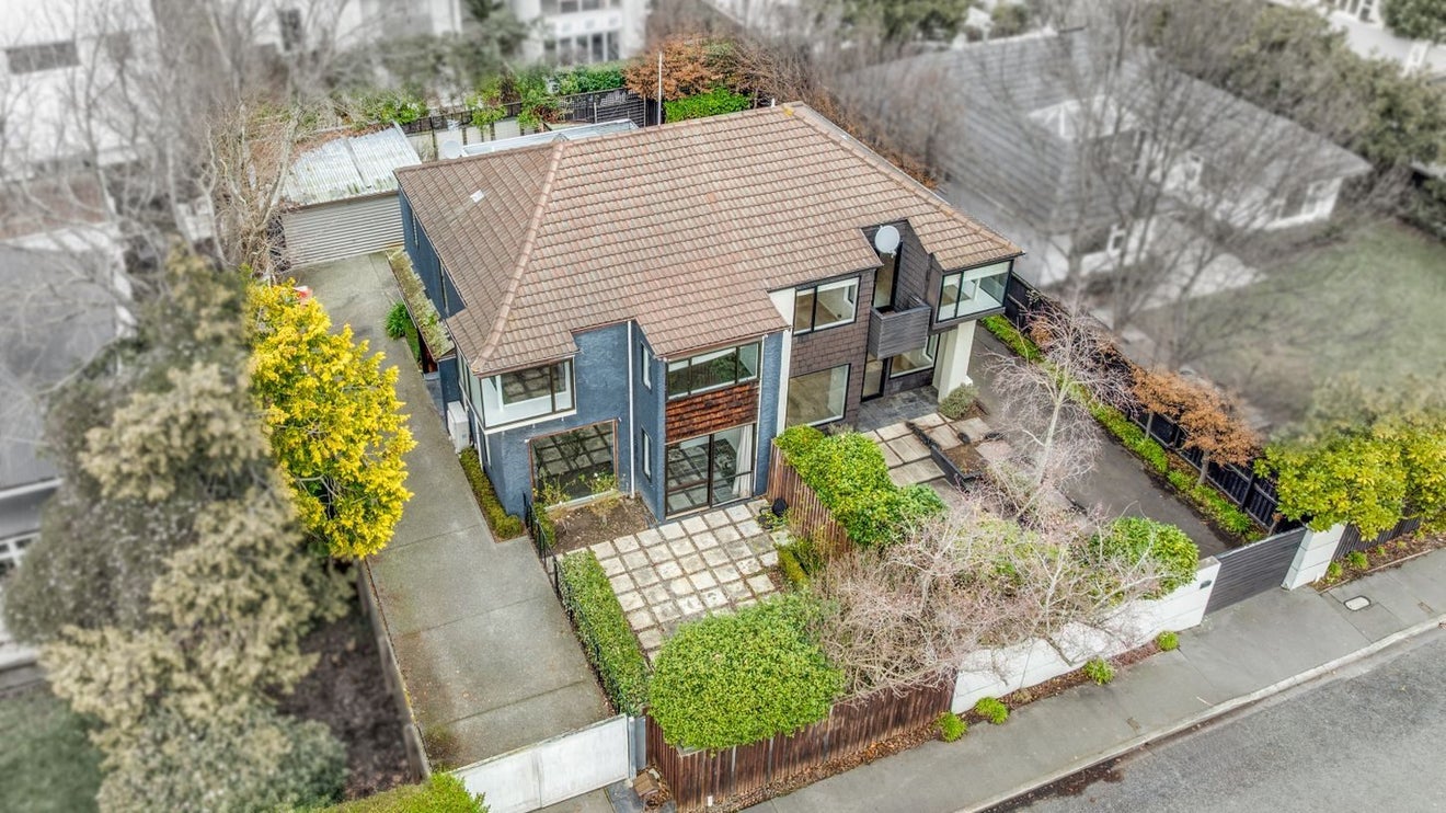 2/52 Aikmans Road, Merivale, Christchurch - Carousel 1