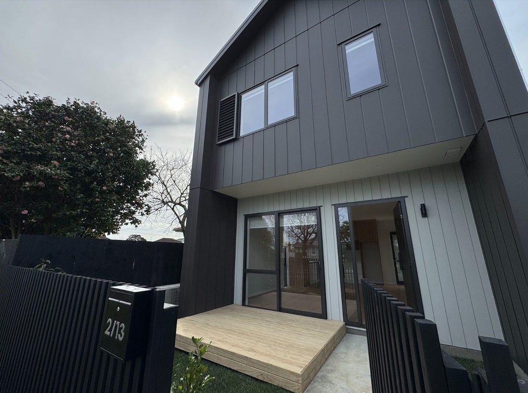 2/13 Thomas Road, Mangere, Auckland - Carousel 12