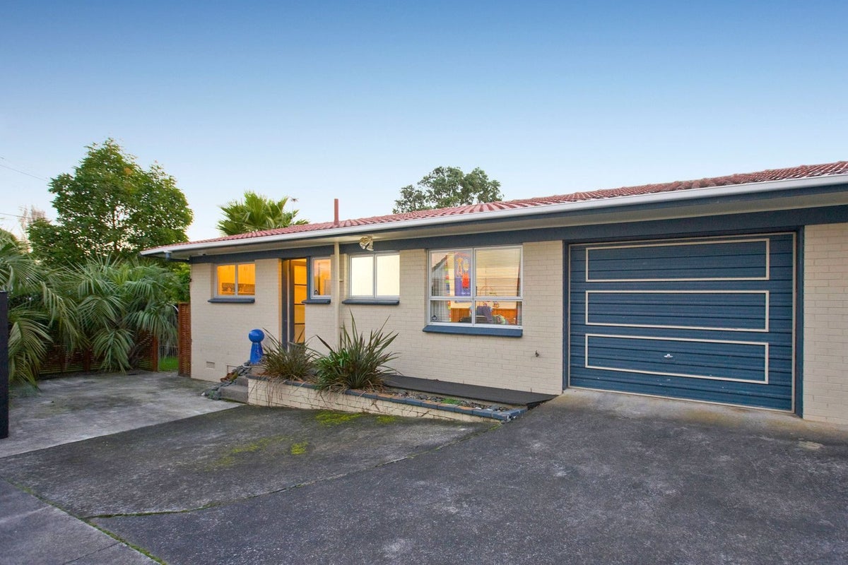 1/206 Bucklands Beach Road, Bucklands Beach, Auckland - Carousel 1