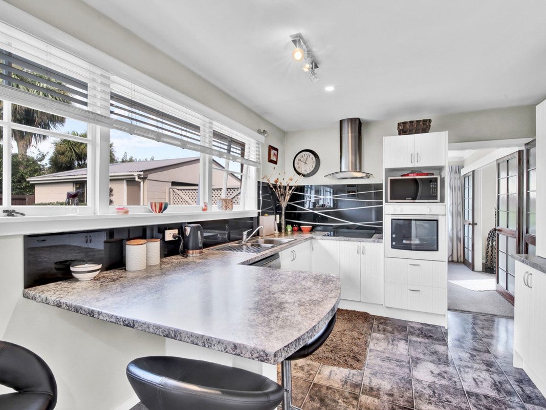 32 Hillcrest Place, Avonhead, Christchurch - Carousel 2
