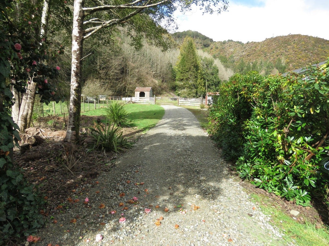 58 Trennery Street, Blacks Point, Reefton - Carousel 2