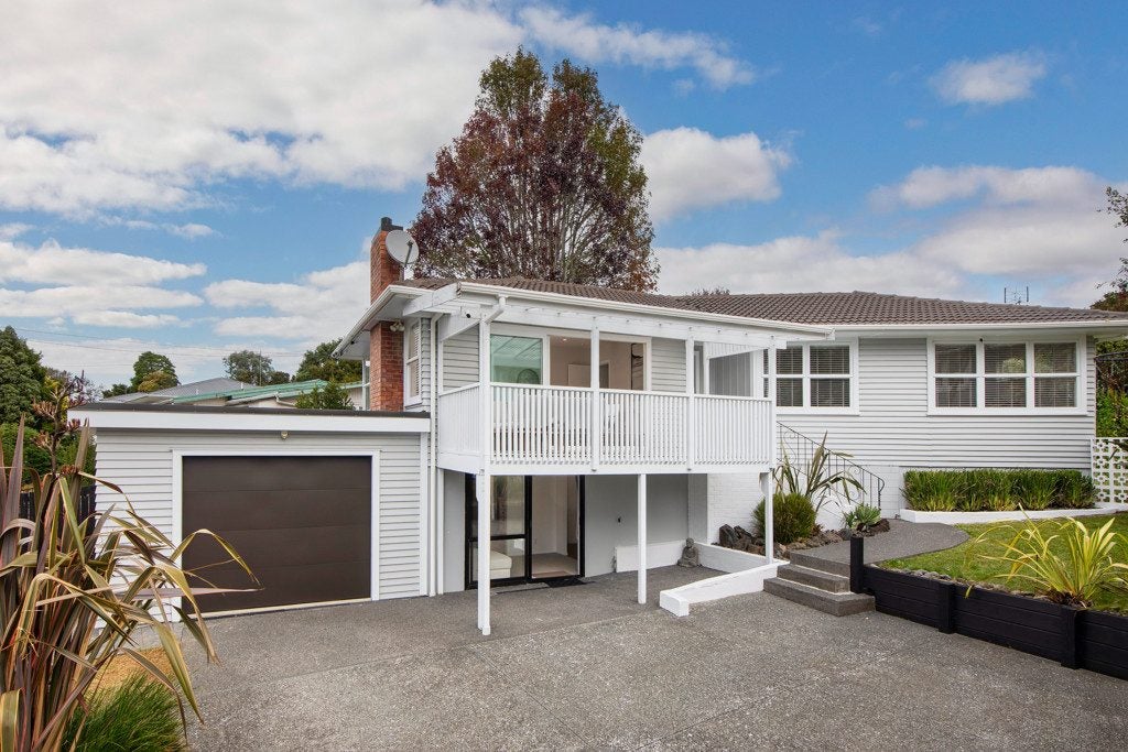 130 Holly Street, Avondale, Auckland - Carousel 1