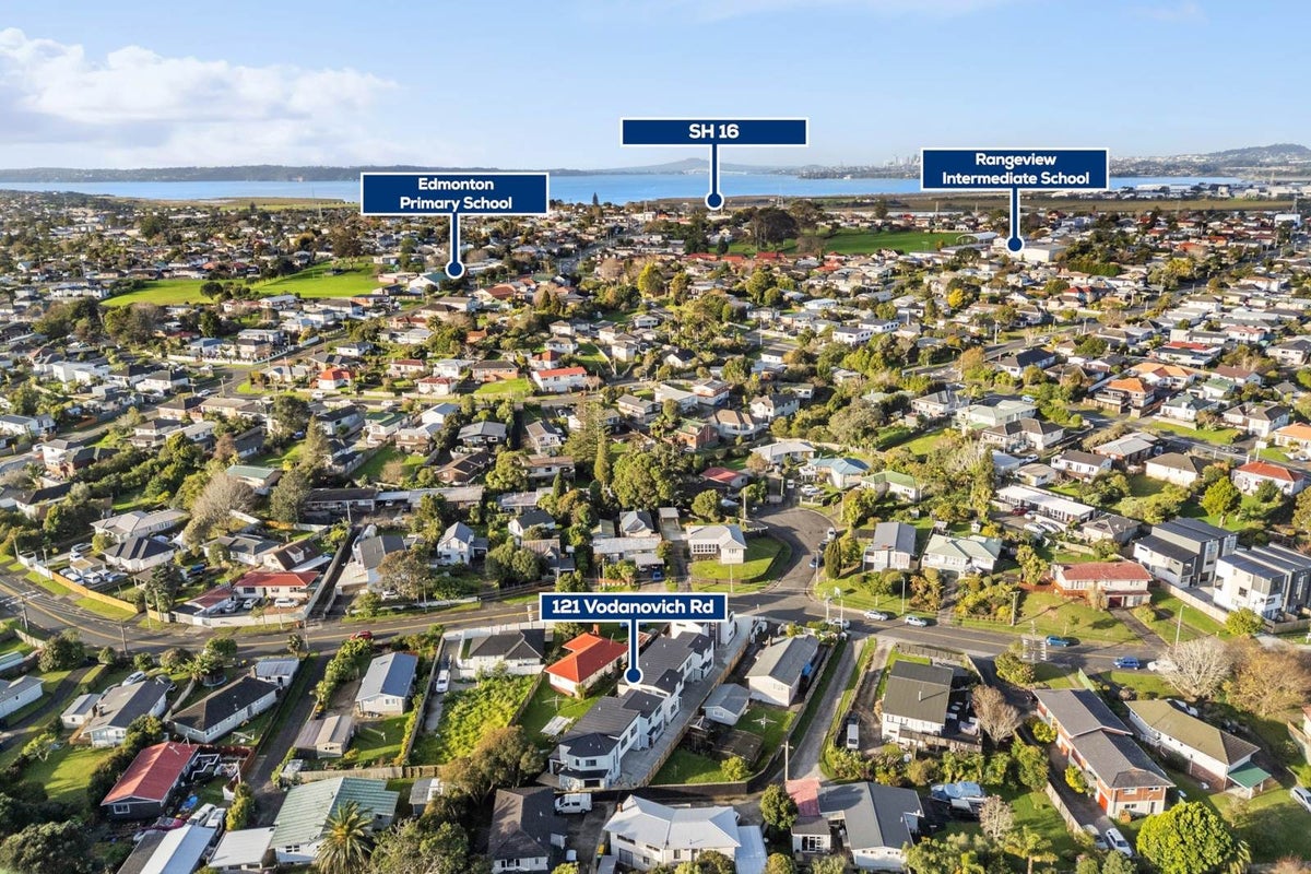 121 Vodanovich Road, Te Atatu South, Auckland - Carousel 19