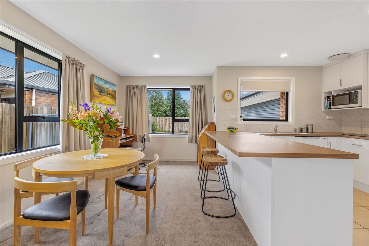 8A Cardigan Bay Place, Addington, Christchurch - Carousel 2