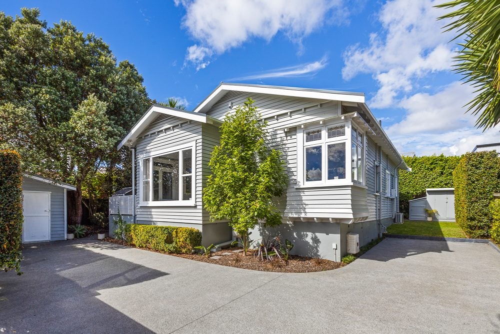 1802A Great North Road, Avondale, Auckland - Carousel 1