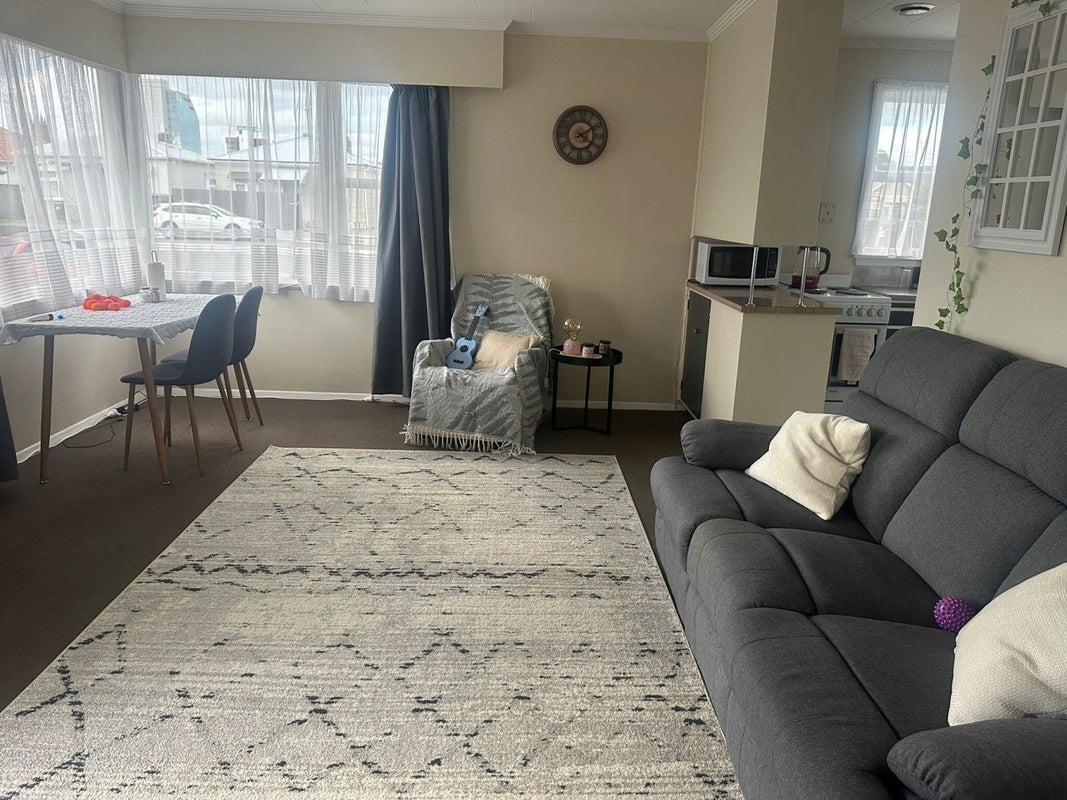 2/100 Pitt Street, Palmerston North, Palmerston North - Carousel 2