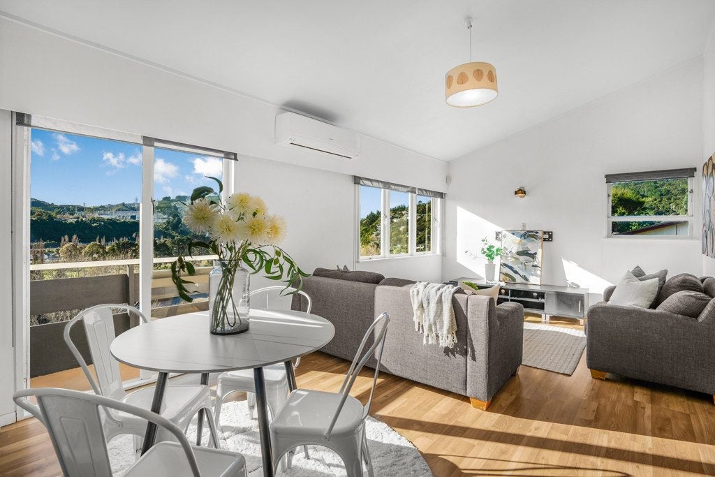 2/54 Holborn DR, Stokes Valley, Lower Hutt - Carousel 1