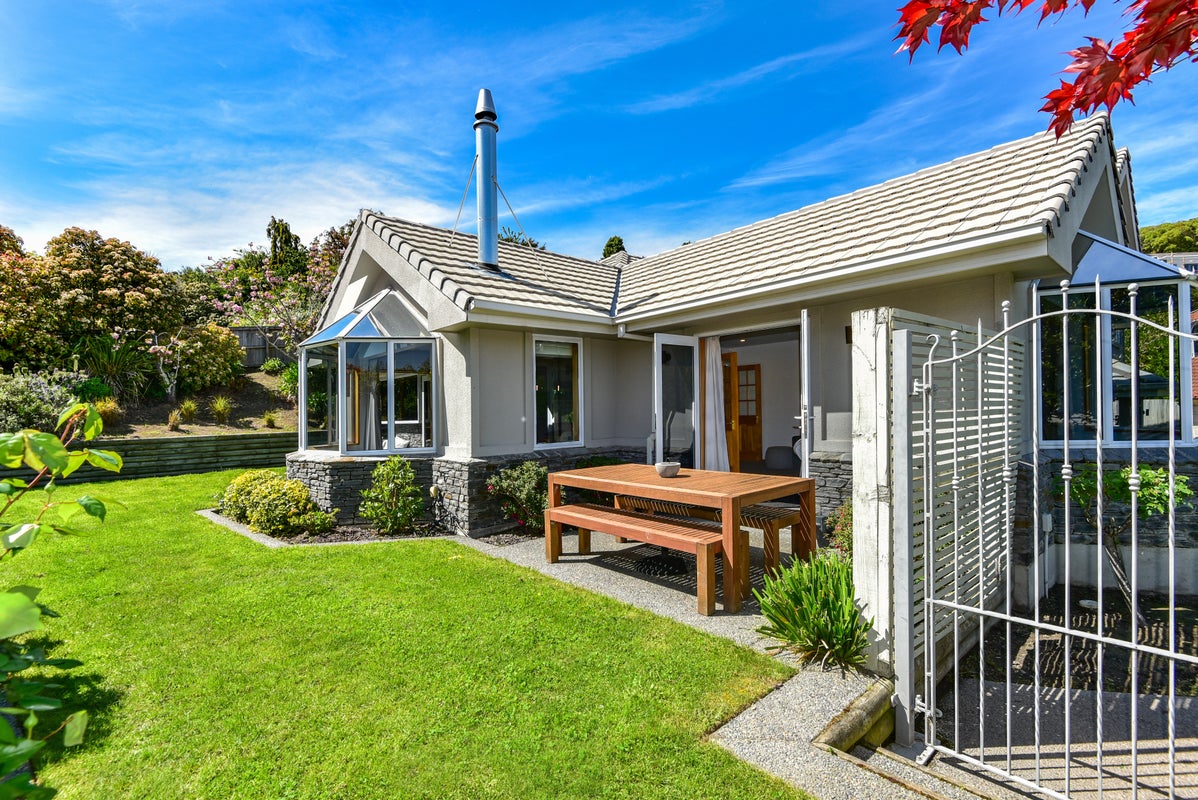2 Trumble Lane, Huntsbury, Christchurch - Carousel 2