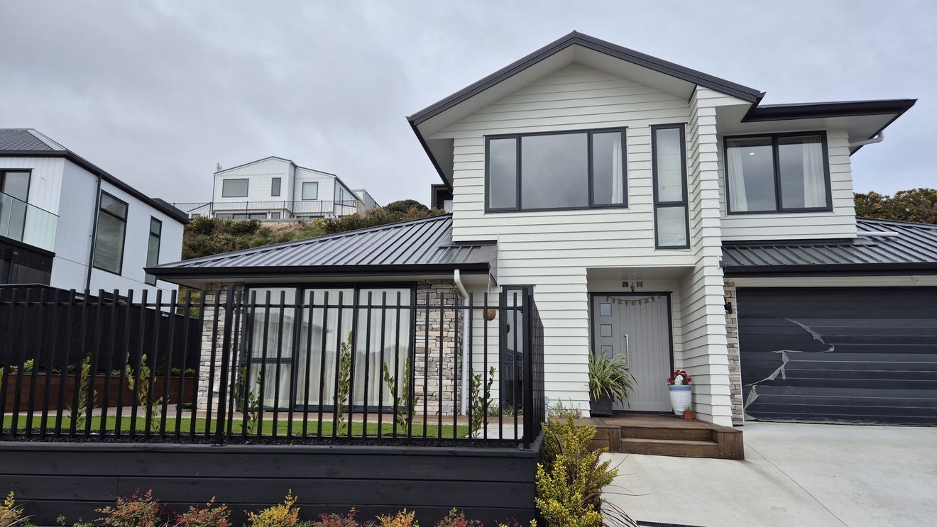 59 Ken Douglas Drive, Aotea, Porirua - Carousel 1