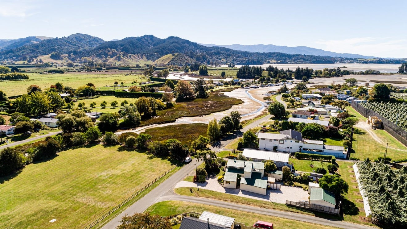 8 Wharf Road, Riwaka - Carousel 18