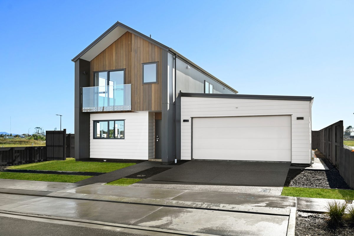 32 Halley Drive, Chartwell, Hamilton - Carousel 1