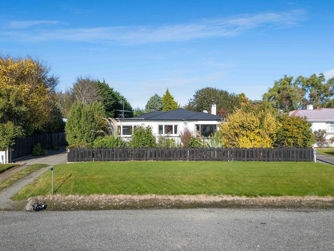 8 Lorne Dacre Road, Lorneville, Invercargill - Carousel 1