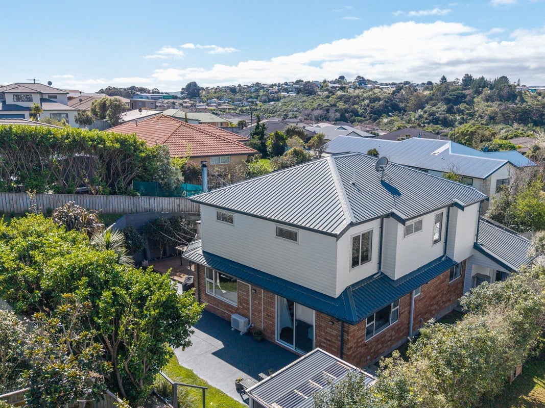 8 Kaweka Close, Aotea, Porirua - Carousel 1