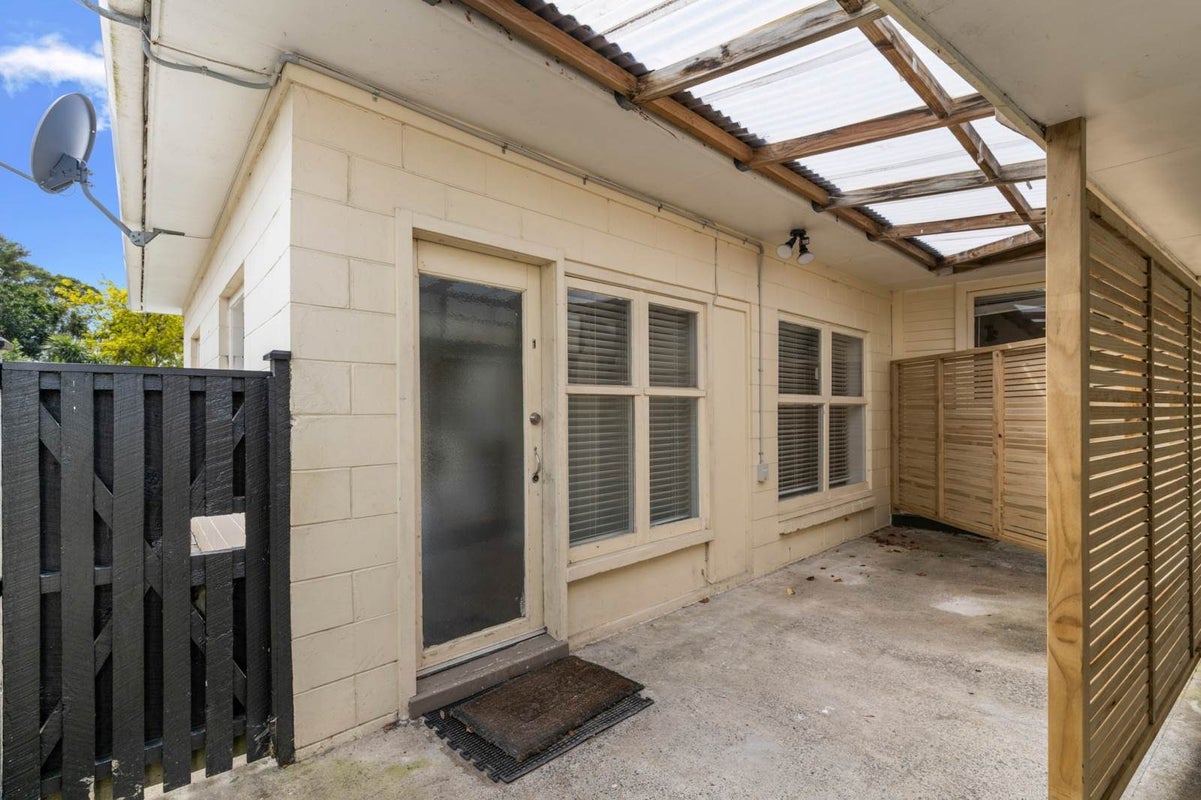 47 Castleford Street, Green Bay, Auckland - Carousel 7