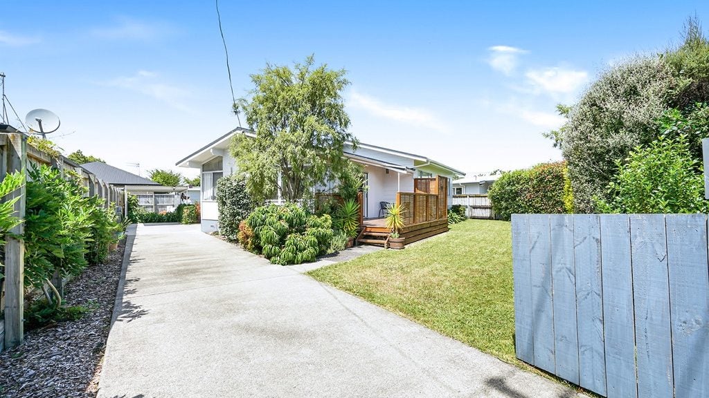 74 Powells Road, Fairview Downs, Hamilton - Carousel 1