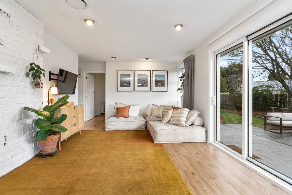 3 Saunders Place, Redwood, Christchurch - Carousel 1