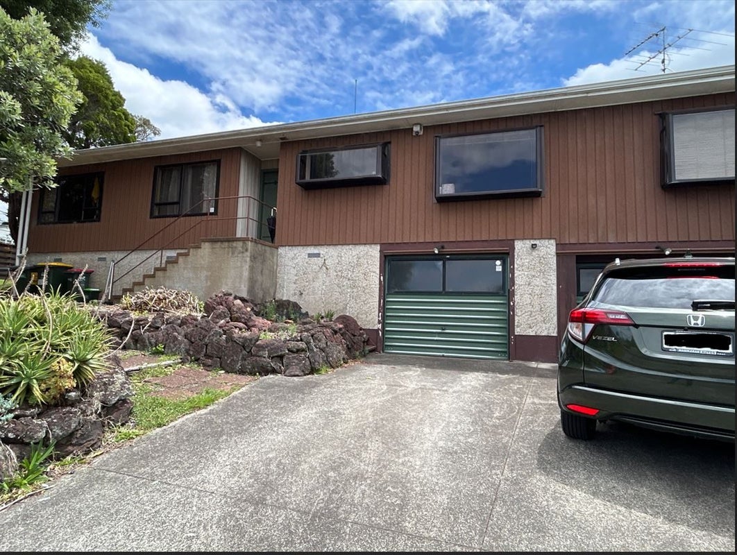 41 Pegler Drive, Howick, Auckland - Carousel 1