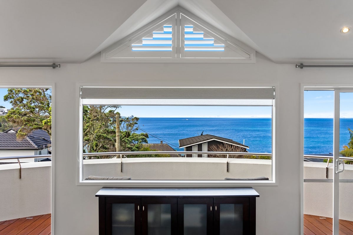 1/14 Bournemouth Terrace, Murrays Bay, Auckland - Carousel 2