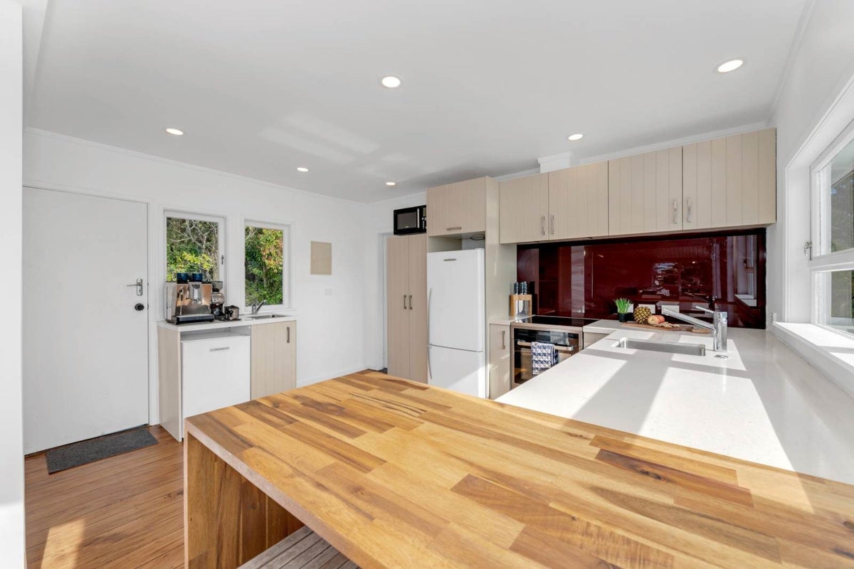 193 Maraetai Drive, Maraetai, Auckland - Carousel 2