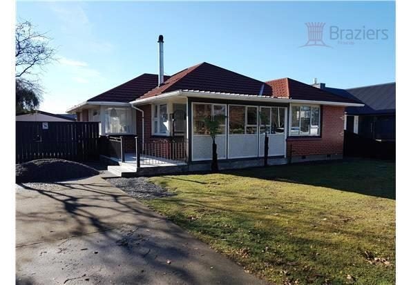338 Memorial Avenue, Burnside, Christchurch - Carousel 1