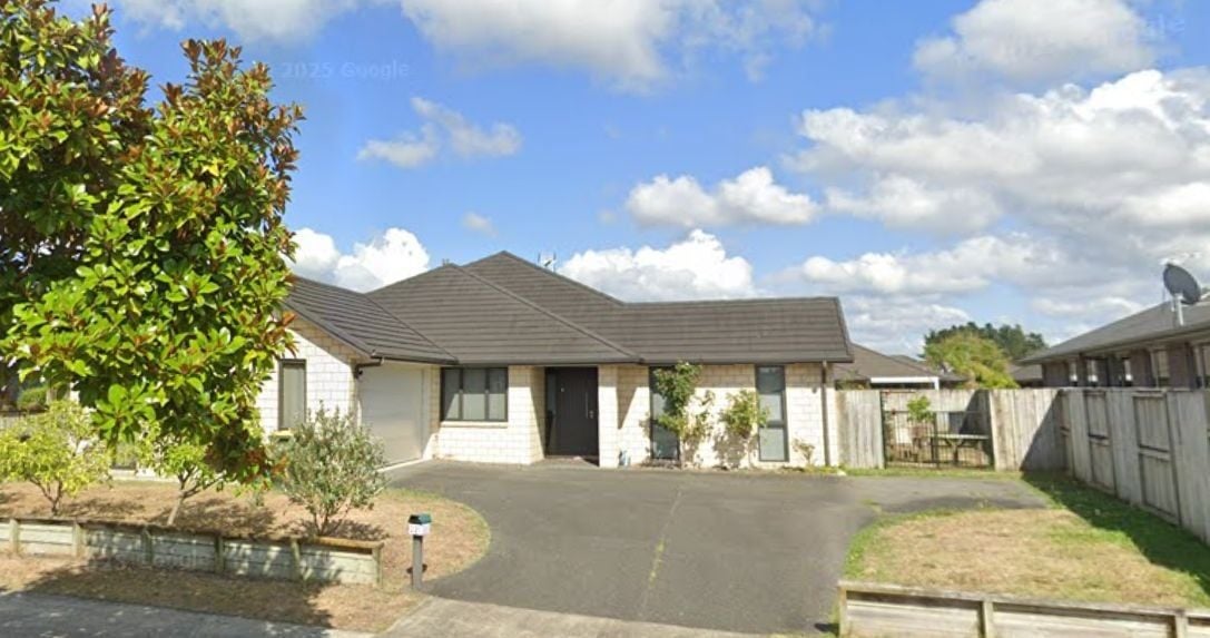 221 Cumberland Drive, Flagstaff, Hamilton - Carousel 1