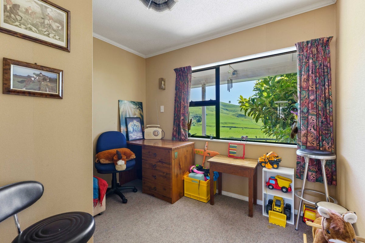 631 Waitohu Valley Road, Manakau, Otaki - Carousel 28