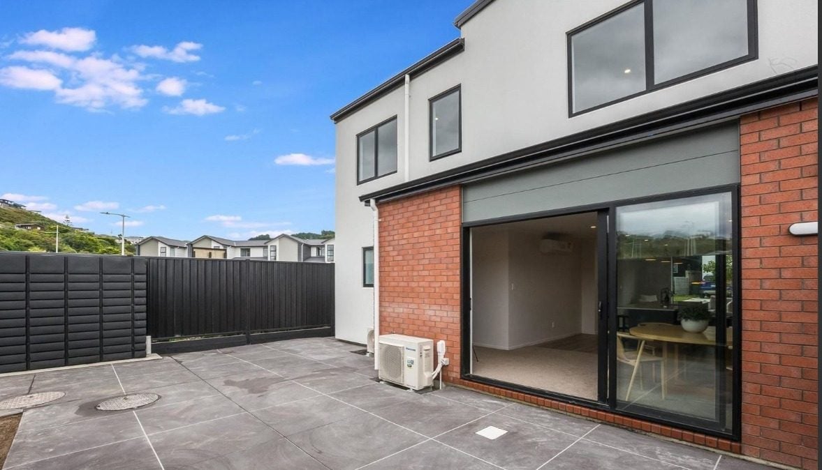 20 Breakwater Way, Whitby, Porirua - Carousel 11