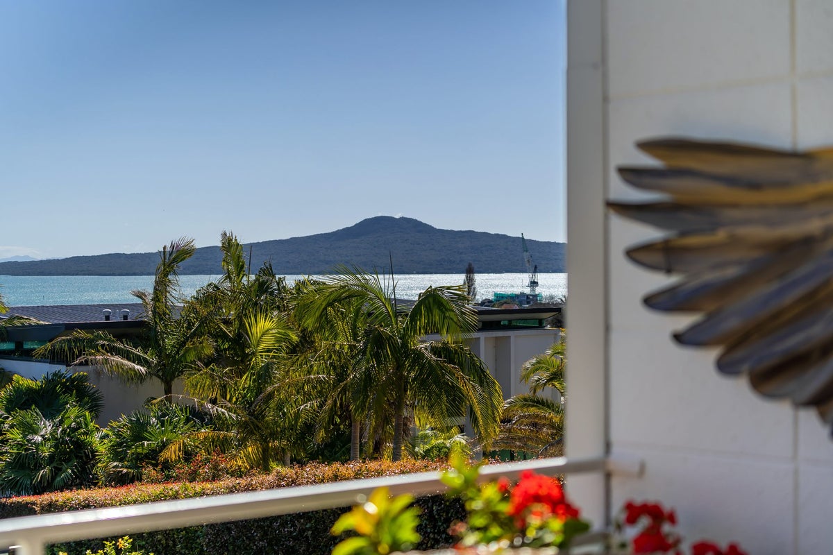 2/193 St Heliers Bay Road, St Heliers, Auckland - Carousel 2