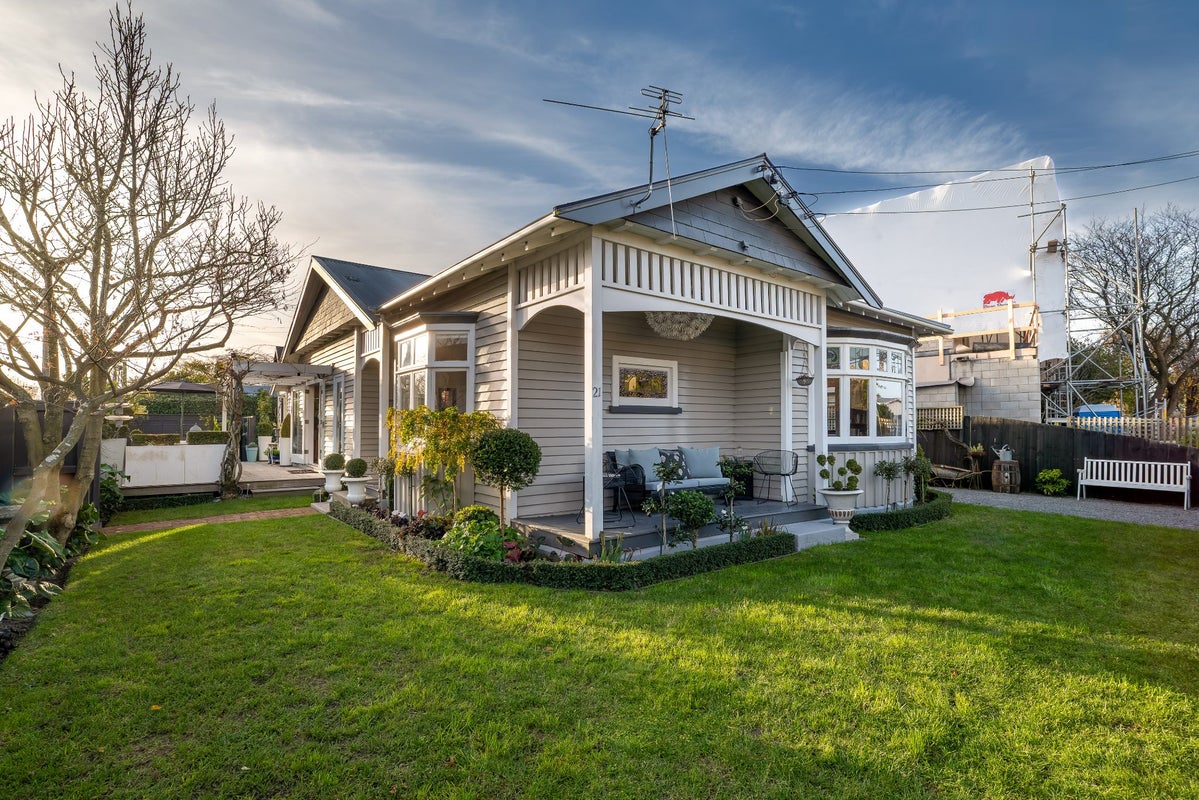21 Derby Street, St Albans, Christchurch - Carousel 1