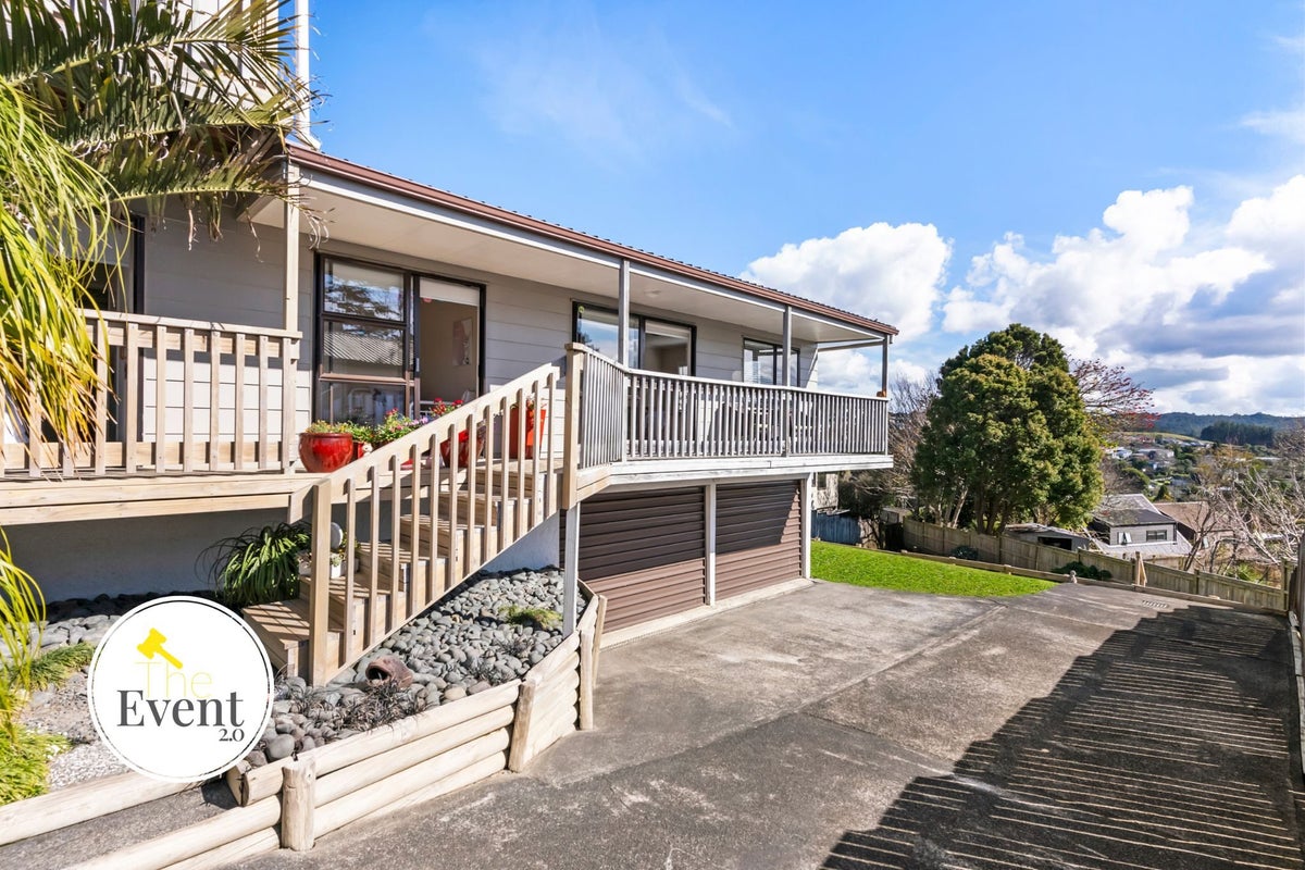 3 Hillcrest Road, Hatfields Beach, Orewa - Carousel 1