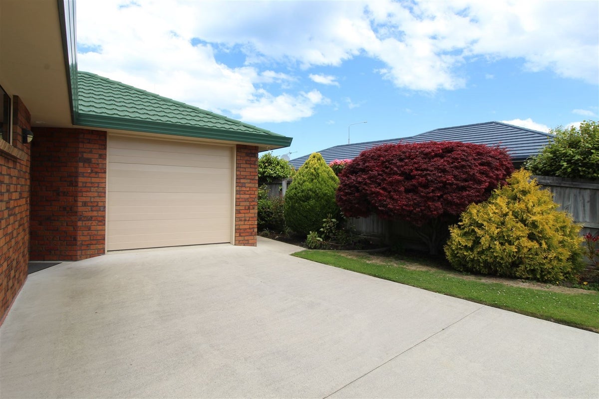 17 Hannah Place, Holmes Hill, Oamaru - Carousel 16