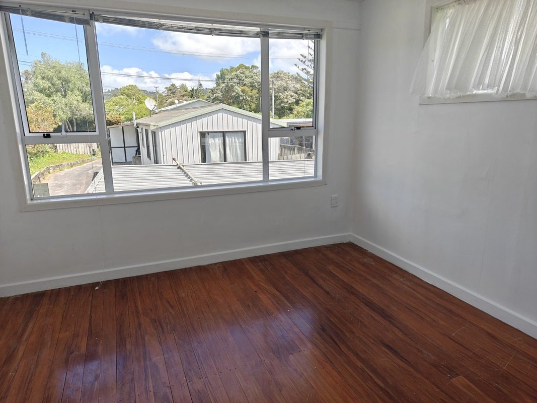 65 Routley Drive, Glen Eden, Auckland - Carousel 2
