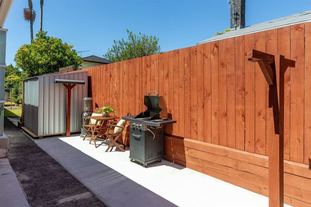 2/26 Kingsway Avenue, Sandringham, Auckland - Carousel 2