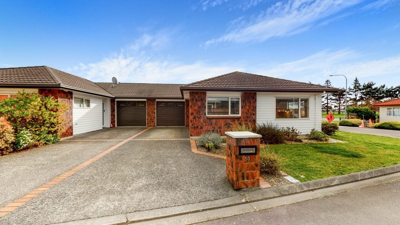 50 Woodland Mews, Wainuiomata, Lower Hutt - Carousel 1