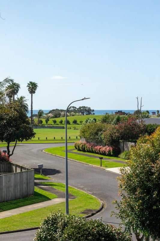 10 Adela Stewart Drive West, Athenree, Waihi Beach - Carousel 2