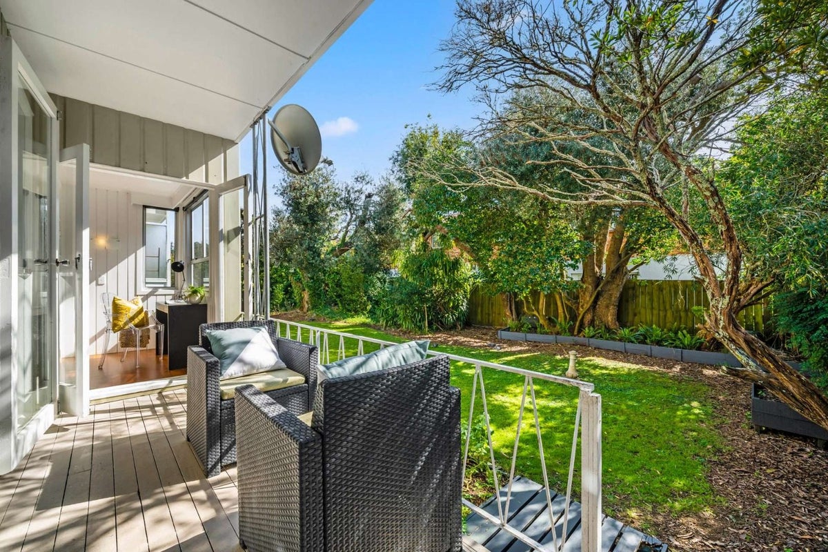 1/211 Manukau Road, Epsom, Auckland - Carousel 12